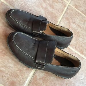 Men’s 9.5 Brown Leather Born Shoe